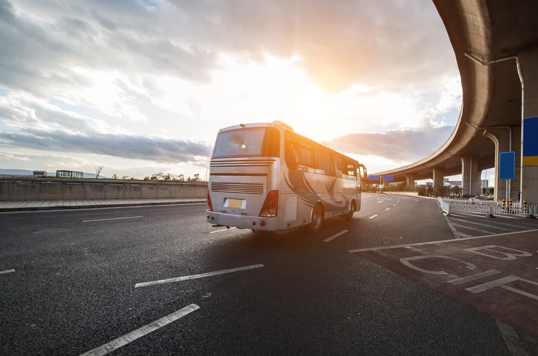 Passagens aéreas sobem 23% em 2026, enquanto ônibus avançam 6,3%, aponta ClickBus