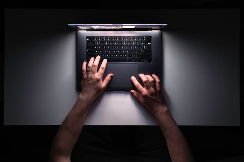 IA acelera fraudes digitais e deve levar mercado global de segurança a US$ 217 bilhões